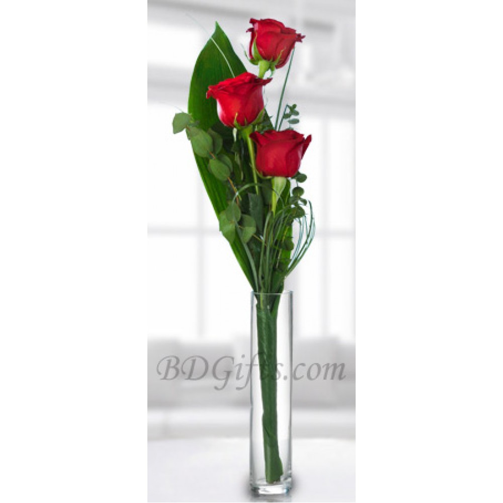 3 pcs red roses in vase