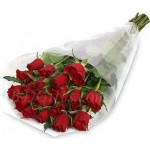 18 pcs red roses in bouquet