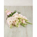 10 pcs white gladiolus in bouquet