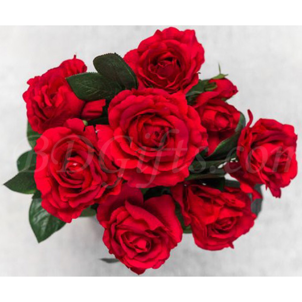 8 pcs red roses in bouquet