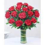 15 pcs red carnations in vase
