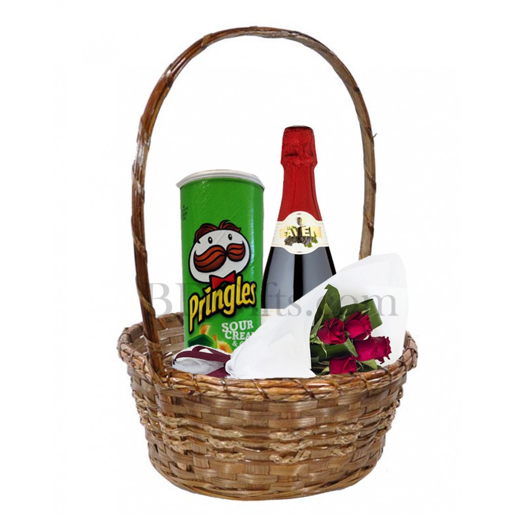Romantic gift basket