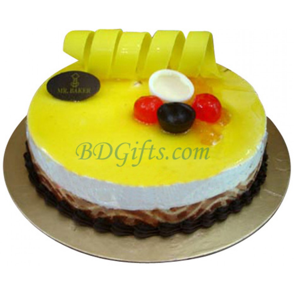 Mango mousse round cake