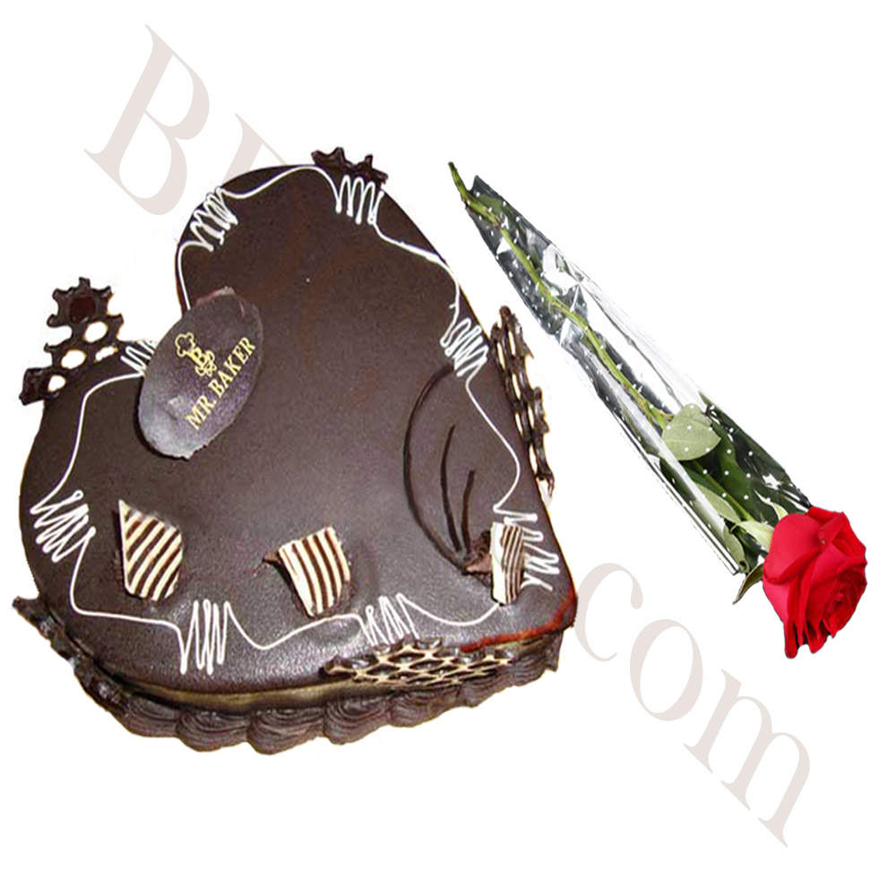 Love shape chocolate cake w/ rose