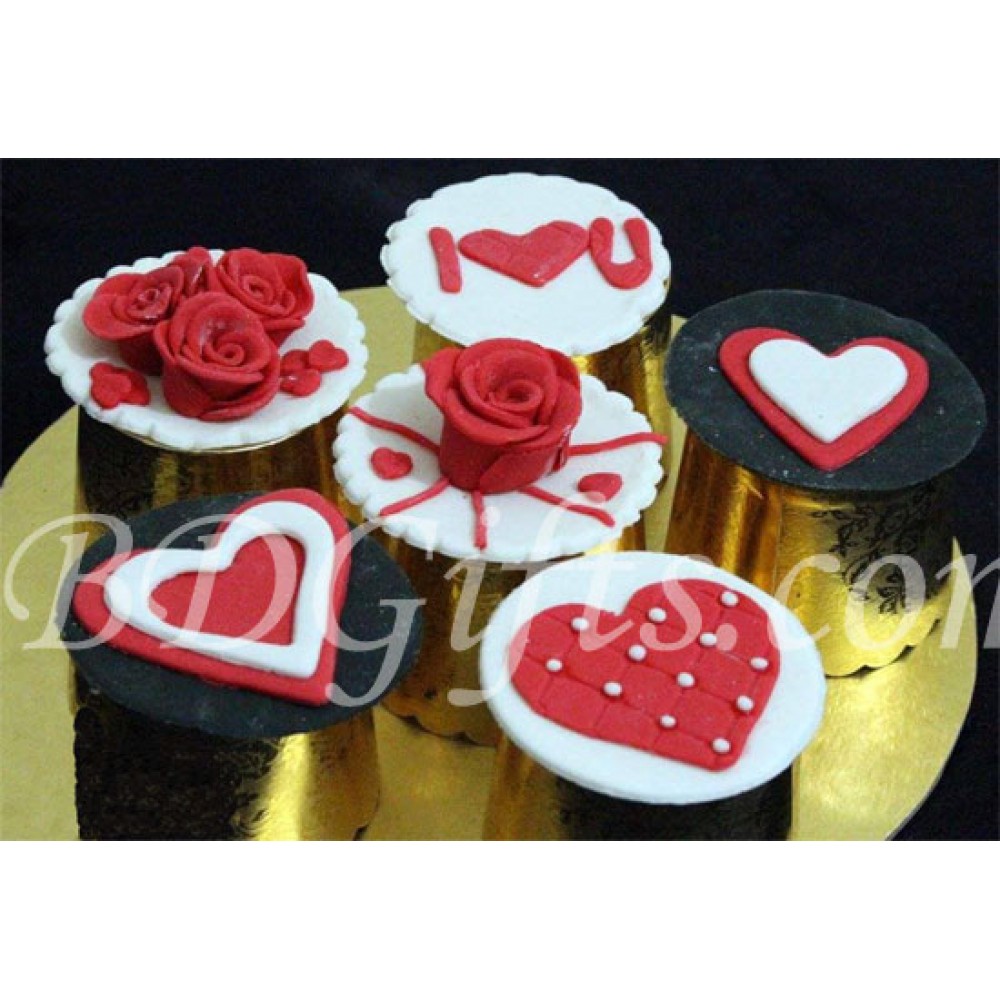 Romantic cupcake