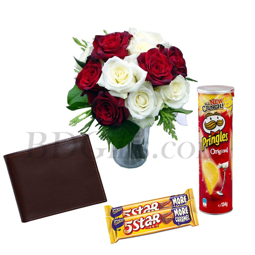 mix roses in vase with wallet, pringles chips and chocolates